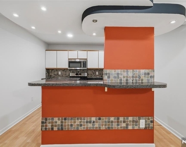 2148 Jordan - Photo Thumbnail 9