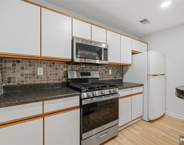 2148 Jordan - Photo Thumbnail 12