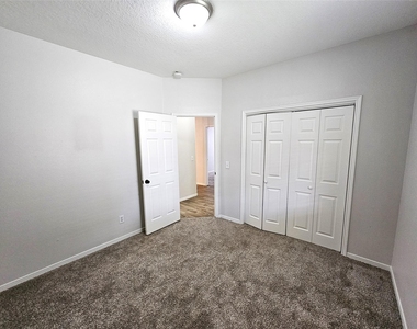 2919 Desert Oasis Lane - Photo Thumbnail 15