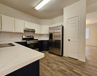 2919 Desert Oasis Lane - Photo Thumbnail 34