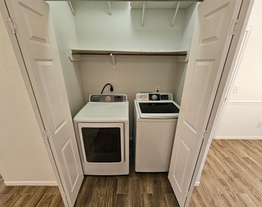 2919 Desert Oasis Lane - Photo Thumbnail 29