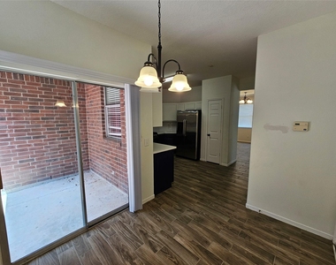 2919 Desert Oasis Lane - Photo Thumbnail 27