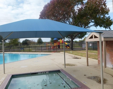2919 Desert Oasis Lane - Photo Thumbnail 6