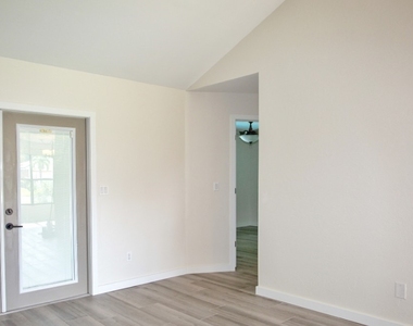4053 Seaoats Lane - Photo Thumbnail 4