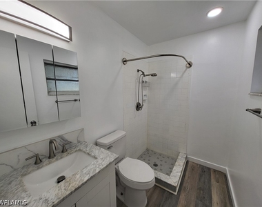 6143 Hester Avenue - Photo Thumbnail 5