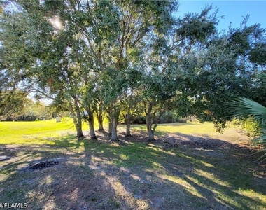 6143 Hester Avenue - Photo Thumbnail 2