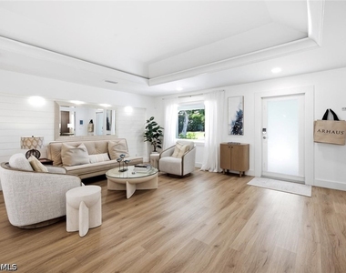 1274 Pine Court - Photo Thumbnail 4