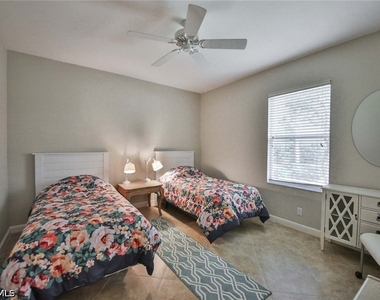526 Lake Louise Circle - Photo Thumbnail 11