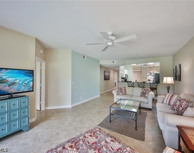 526 Lake Louise Circle - Photo Thumbnail 3