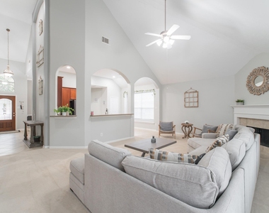 27 Gilmore Grove Place - Photo Thumbnail 9