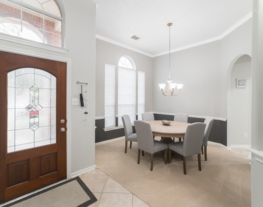27 Gilmore Grove Place - Photo Thumbnail 3