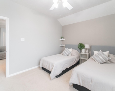 27 Gilmore Grove Place - Photo Thumbnail 32