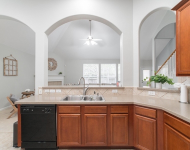 27 Gilmore Grove Place - Photo Thumbnail 17