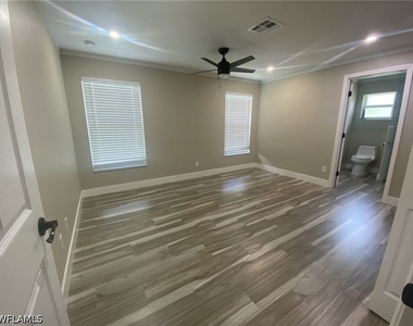 525 Se 11th Court - Photo Thumbnail 5