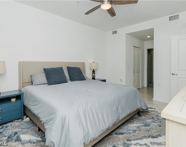 6082 National Boulevard - Photo Thumbnail 14