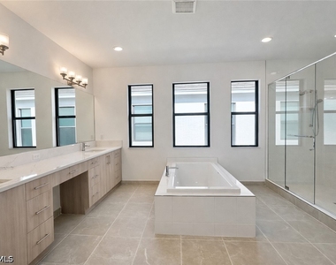 12770 Woodbury Drive - Photo Thumbnail 10