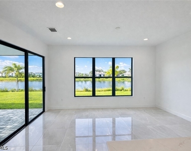 12770 Woodbury Drive - Photo Thumbnail 6