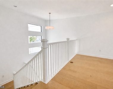 12770 Woodbury Drive - Photo Thumbnail 20
