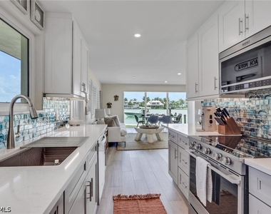 2500 Gulf Shore Boulevard N - Photo Thumbnail 18
