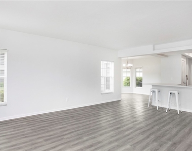 6225 Bellerive Avenue - Photo Thumbnail 3