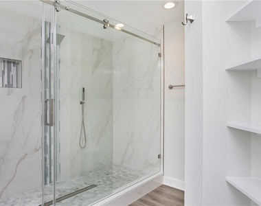 6225 Bellerive Avenue - Photo Thumbnail 14