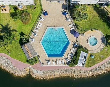 1010 Manatee Road - Photo Thumbnail 19