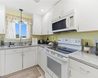 1010 Manatee Road - Photo Thumbnail 10