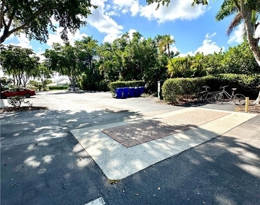 788 Park Shore Drive - Photo Thumbnail 34