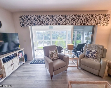 4240 Lake Forest Drive - Photo Thumbnail 11