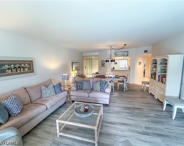 4240 Lake Forest Drive - Photo Thumbnail 12