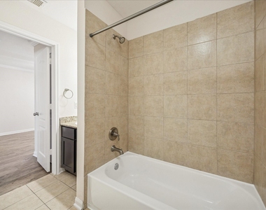427 W 16th Street - Photo Thumbnail 3
