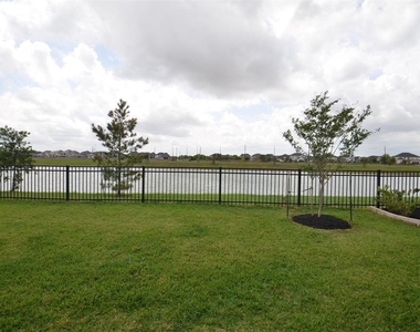 1696 Daylight Lake Drive - Photo Thumbnail 31