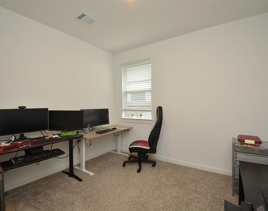 1696 Daylight Lake Drive - Photo Thumbnail 8