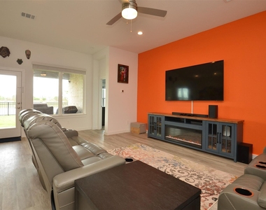 1696 Daylight Lake Drive - Photo Thumbnail 23