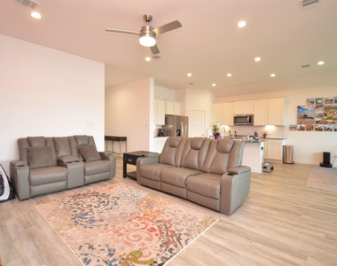 1696 Daylight Lake Drive - Photo Thumbnail 6