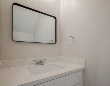 918 Saint Clair Street - Photo Thumbnail 19