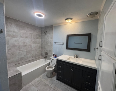 15602 Camino Del Sol Drive - Photo Thumbnail 19