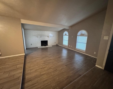 15602 Camino Del Sol Drive - Photo Thumbnail 6