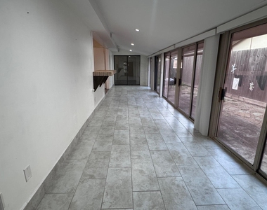 15602 Camino Del Sol Drive - Photo Thumbnail 9