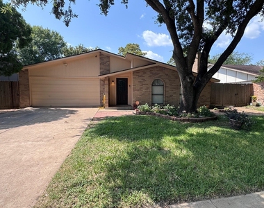 15602 Camino Del Sol Drive - Photo Thumbnail 2
