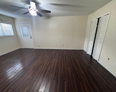 15602 Camino Del Sol Drive - Photo Thumbnail 15