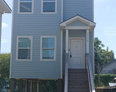 1115 32nd Street - Photo Thumbnail 14