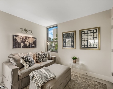 10562 Gulf Shore Drive - Photo Thumbnail 3