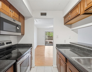 10110 Forum West Dr - Photo Thumbnail 8