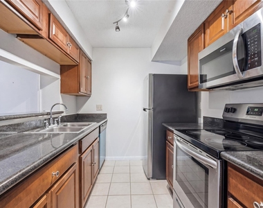 10110 Forum West Dr - Photo Thumbnail 7