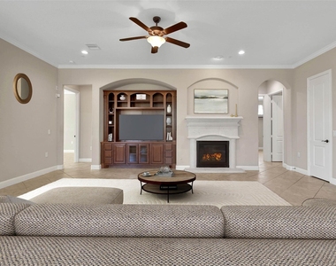 9422 Pecos Pass Court - Photo Thumbnail 8