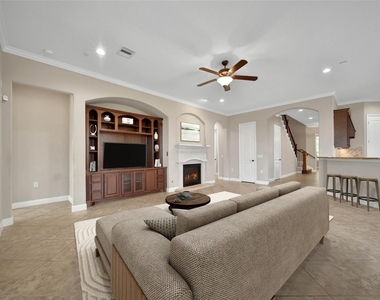 9422 Pecos Pass Court - Photo Thumbnail 7