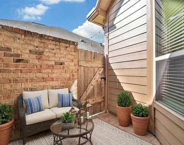 9422 Pecos Pass Court - Photo Thumbnail 19