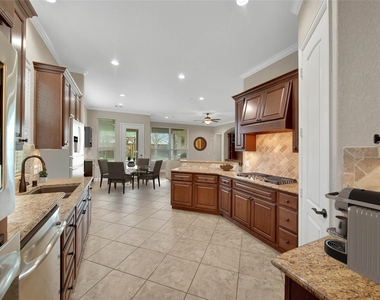 9422 Pecos Pass Court - Photo Thumbnail 10