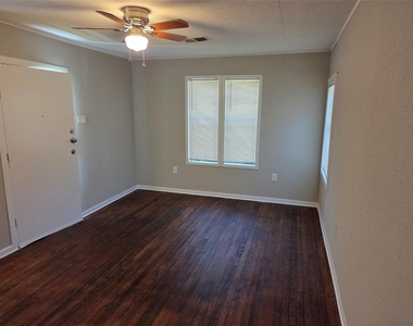 505 Peggy Street - Photo Thumbnail 6